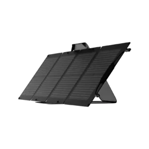 Panel solar portátil EcoFlow de 110W desplegado con soporte.